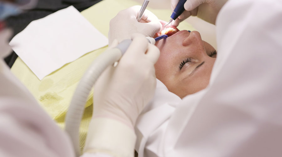 ¿Cuándo es conveniente colocar implantes dentales?