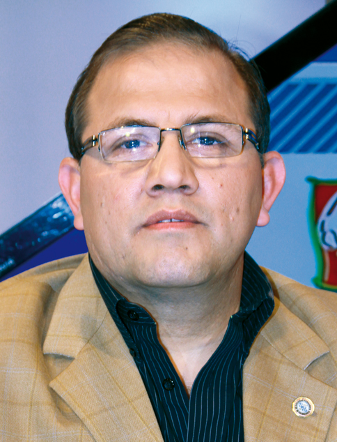 Dr. Walter Martínez Gill – Oftalmólogo Cirujano