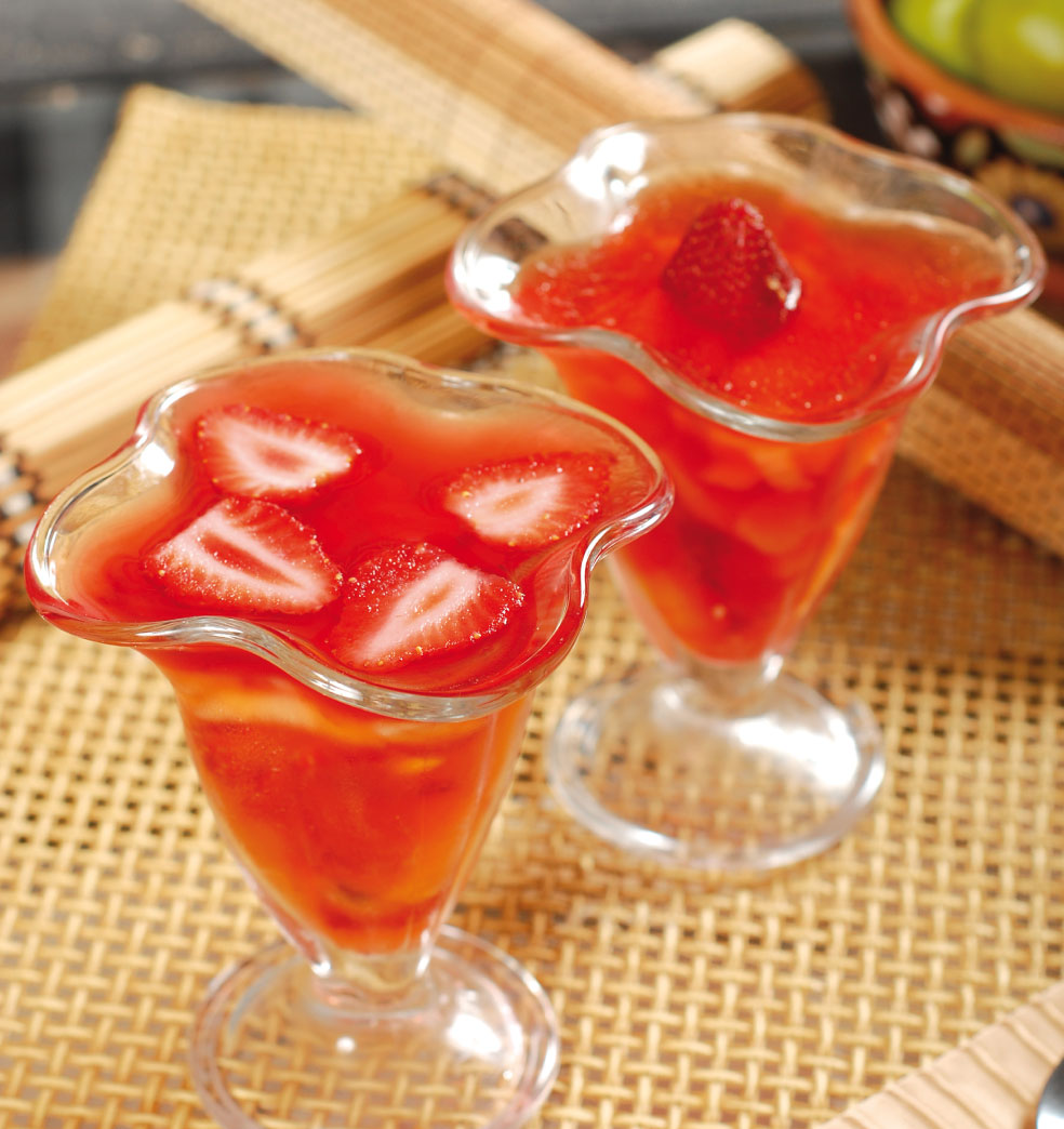 Gelatina de frutilla con crema pastelera diet