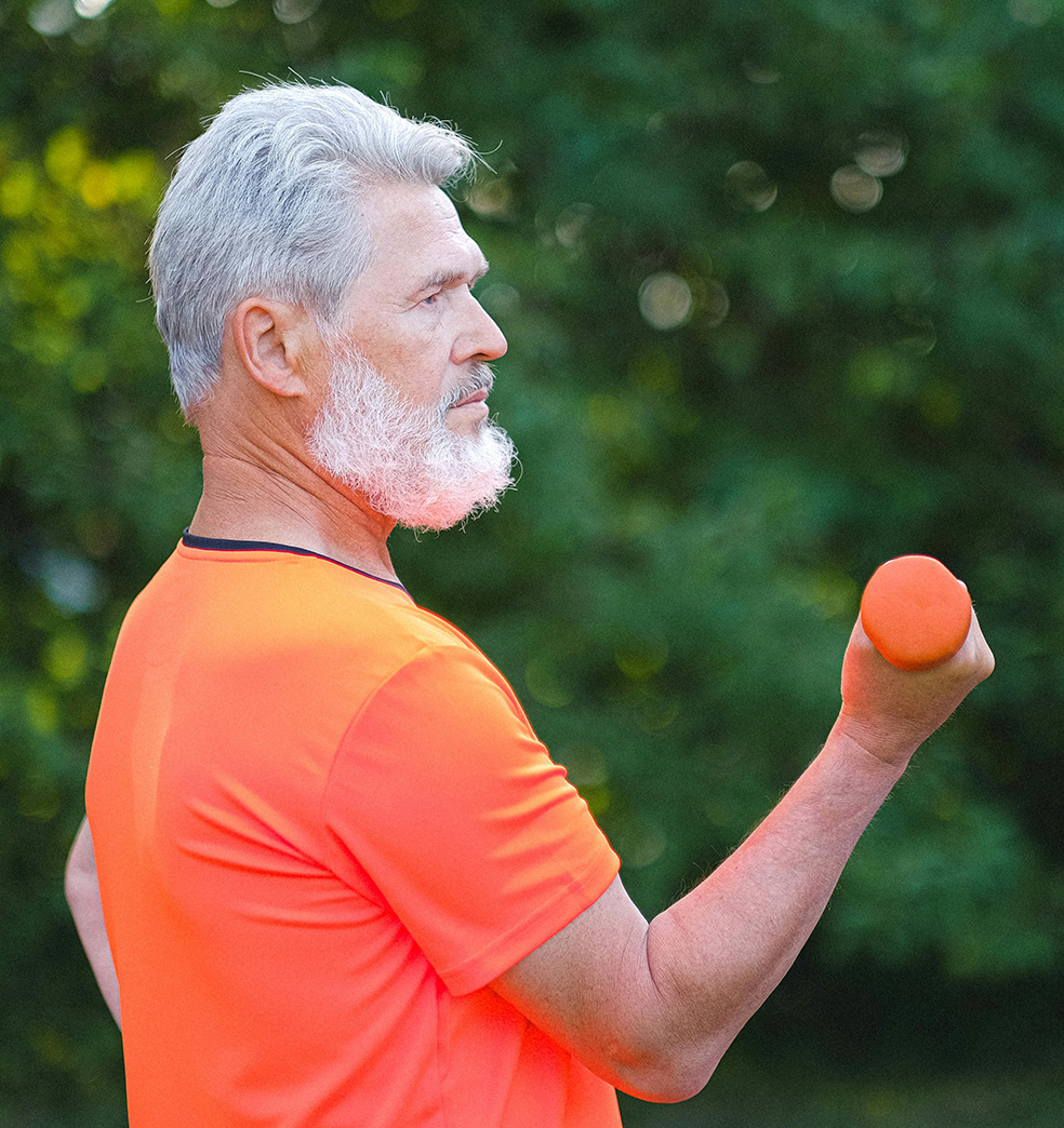 La sarcopenia en adultos mayores
