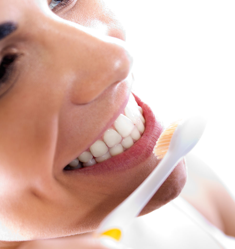 Los tipos de carillas dentales y cómo cuidarlas